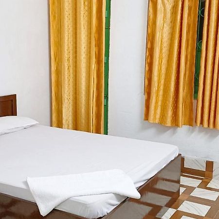 Bagdogra Home Stay - Near Airport Zewnętrze zdjęcie