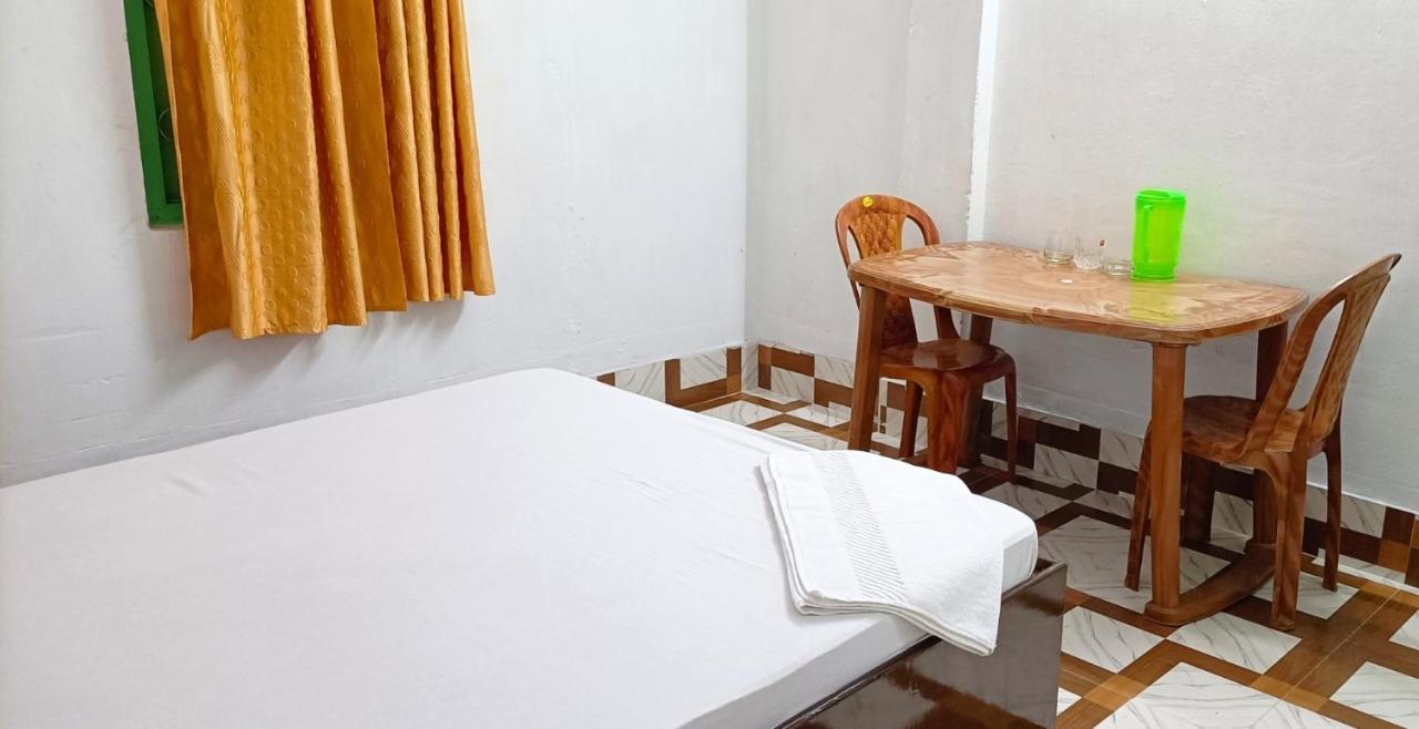 Bagdogra Home Stay - Near Airport Zewnętrze zdjęcie